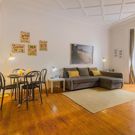 Chiado Balcony Apartment Lisbon Luaran gambar