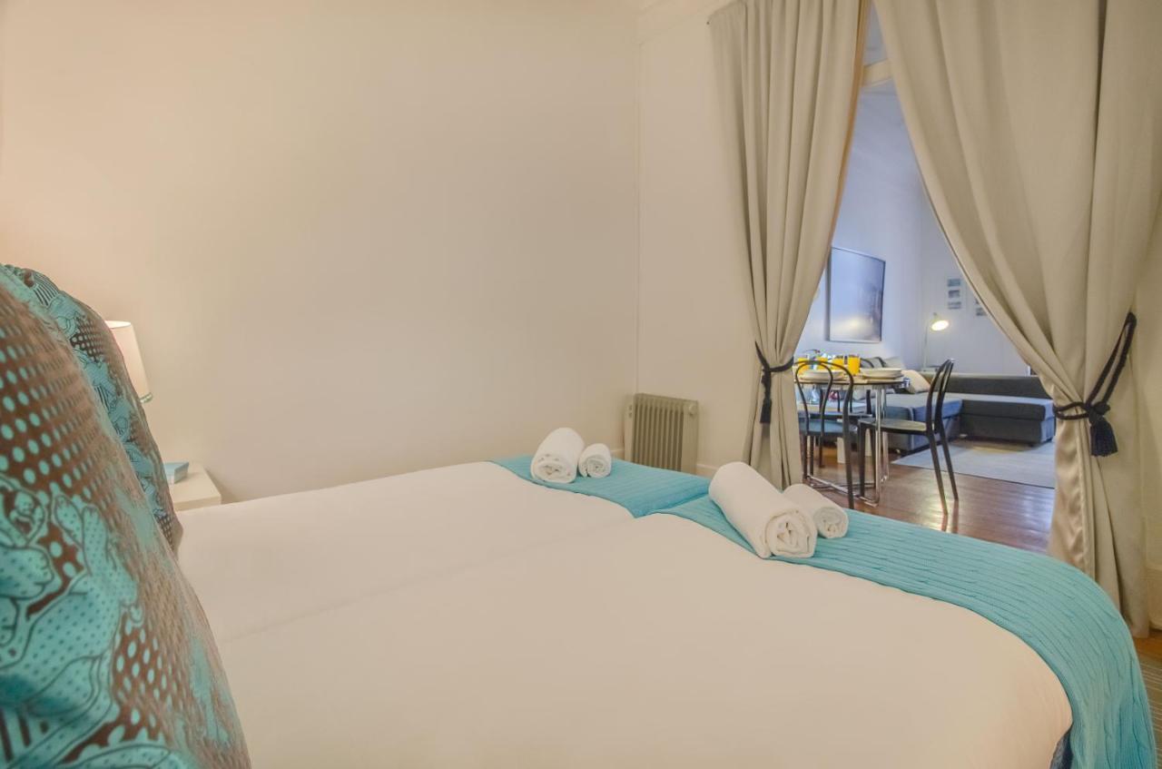 Chiado Balcony Apartment Lisbon Luaran gambar