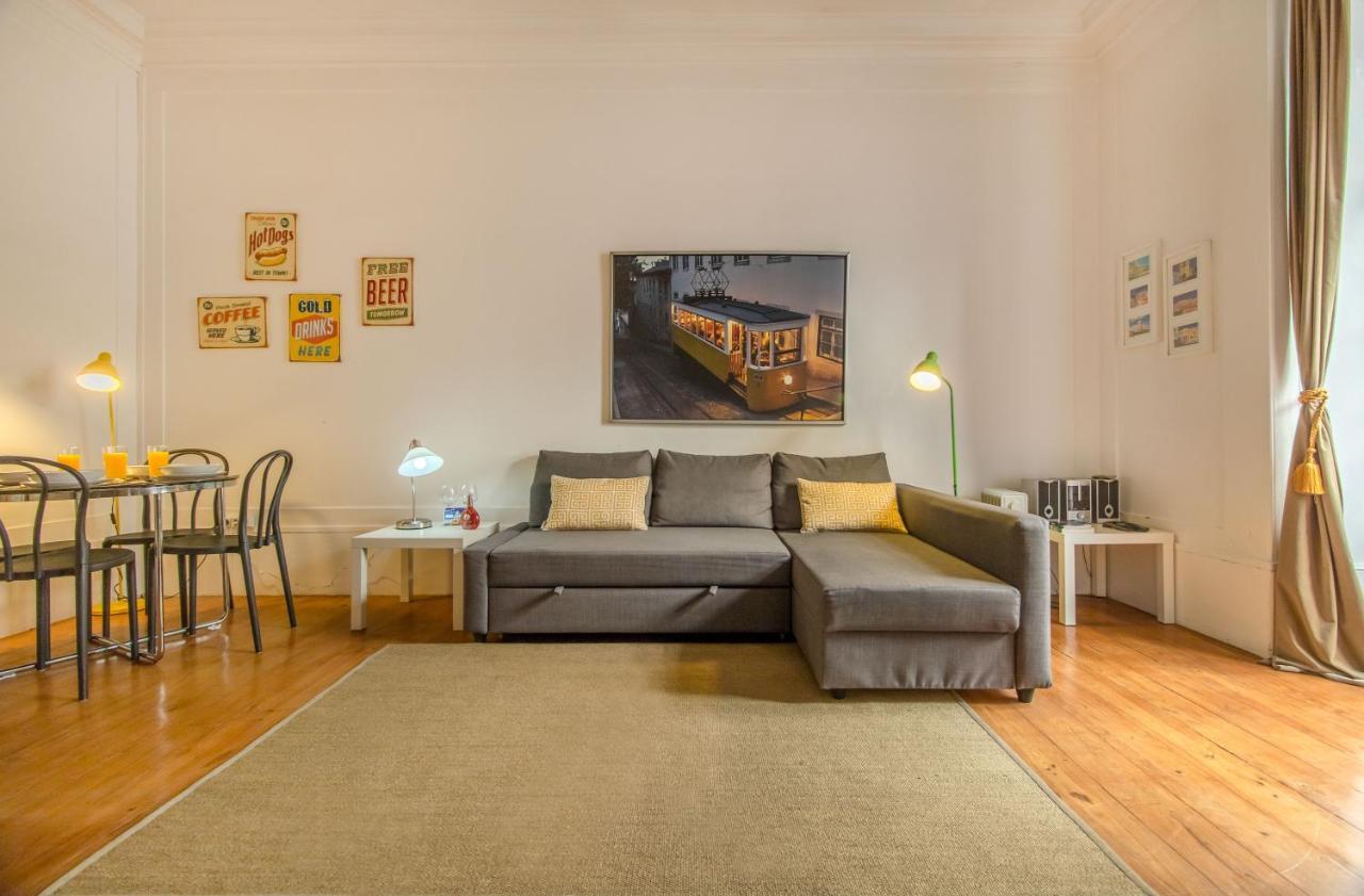 Chiado Balcony Apartment Lisbon Luaran gambar