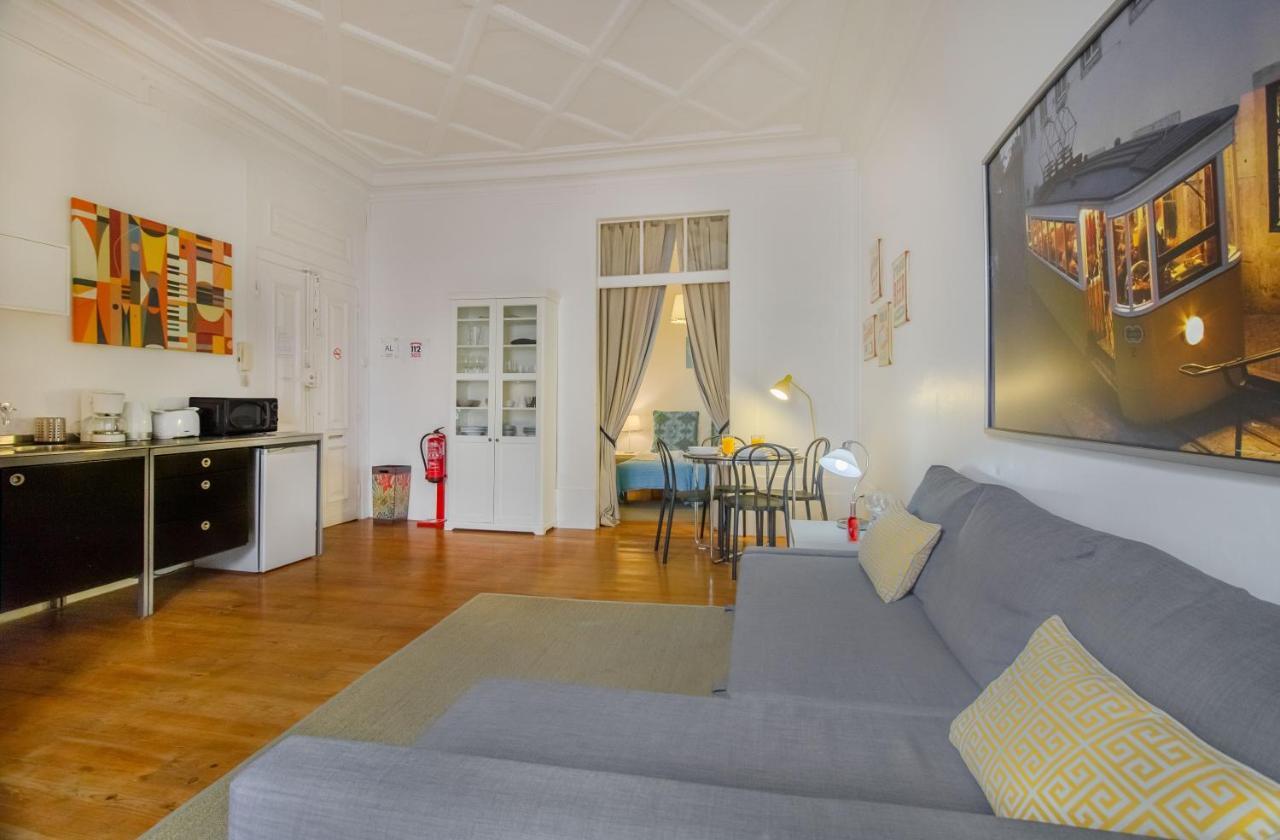 Chiado Balcony Apartment Lisbon Luaran gambar